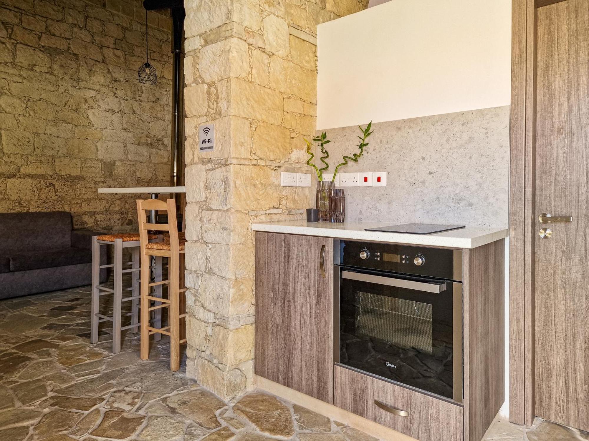 Andre Marie Stonewood Retreat Apartment Лимасол Екстериор снимка