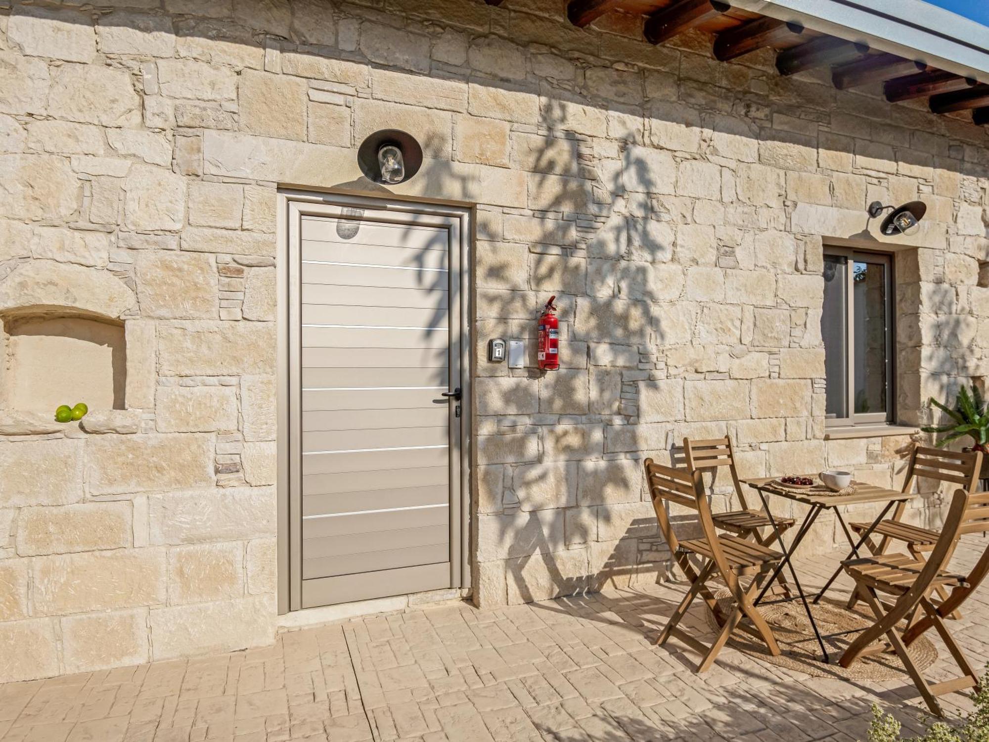 Andre Marie Stonewood Retreat Apartment Лимасол Екстериор снимка